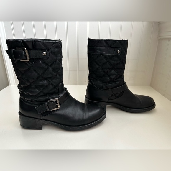 Aquatalia Booties, size 8 - Picture 4 of 6